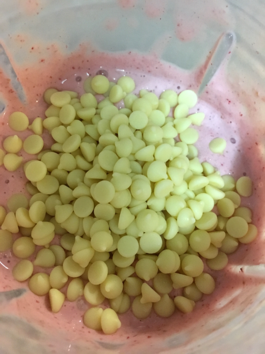 Strawberry White Choc Milkshake In-Process #6