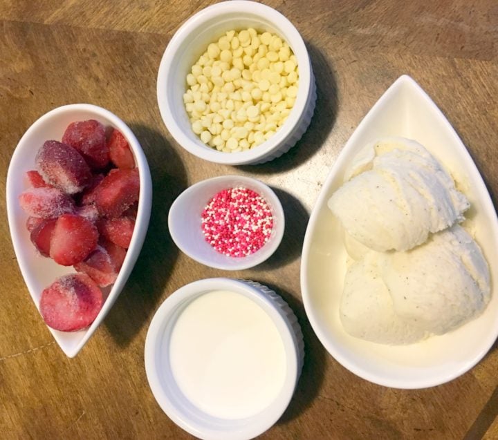 Strawberry White Choc Milkshake Ingredients full