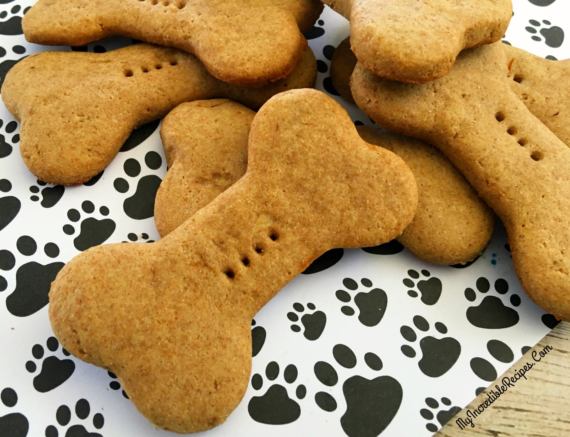 4-Ingredient Dog Biscuits!