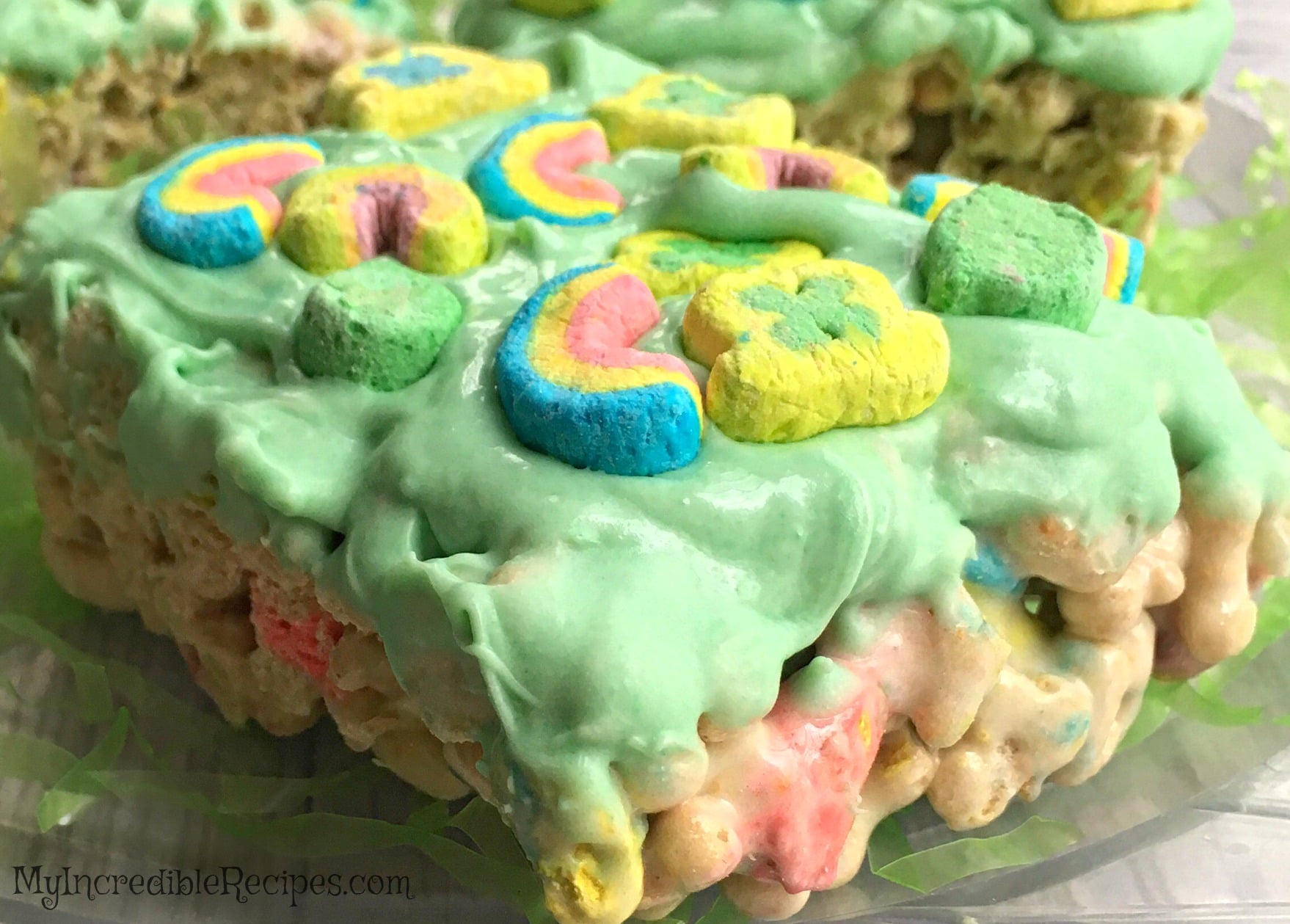Lucky Charms Cereal Bars!