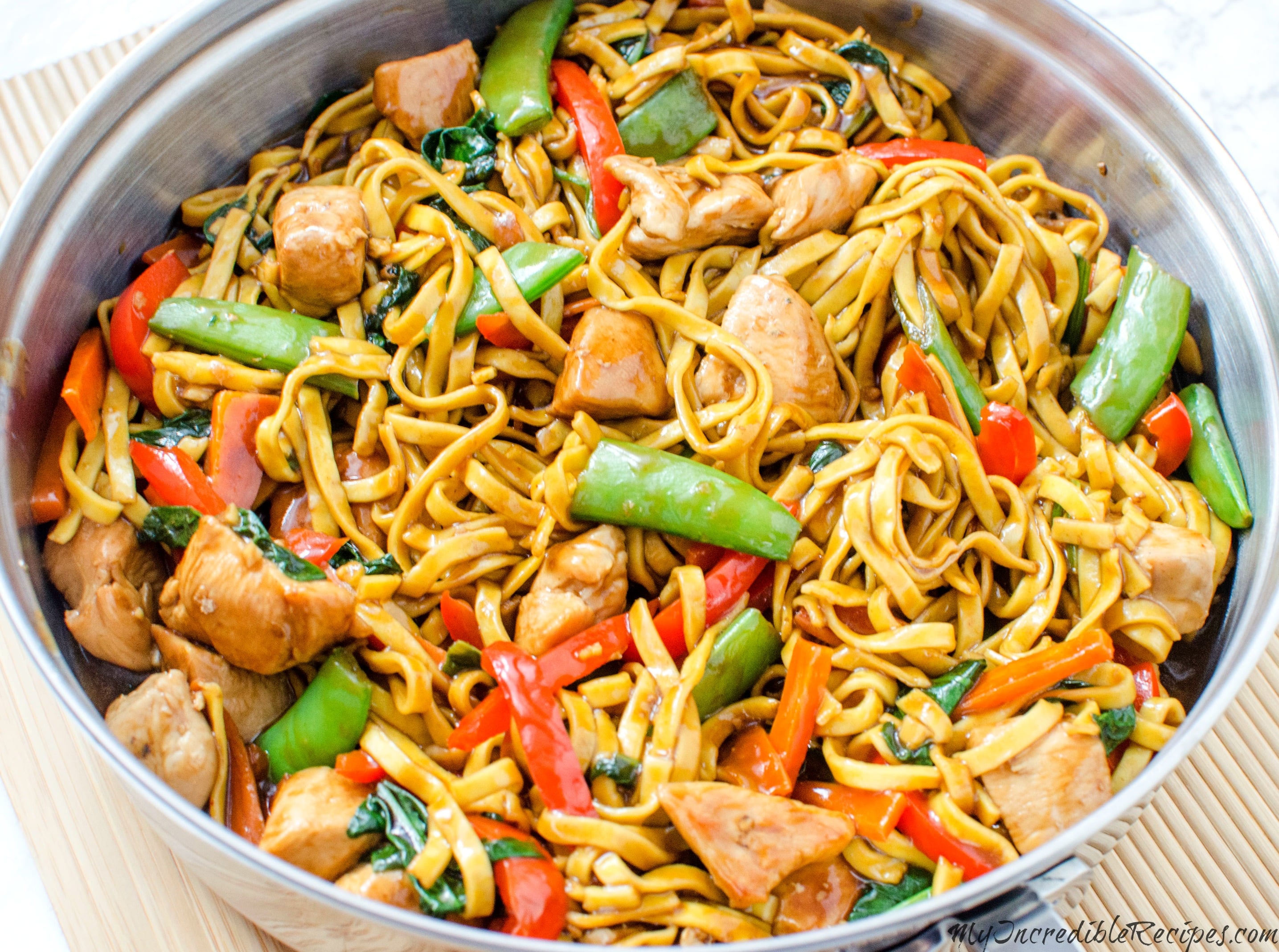 Chicken Lo Mein – Homemade Takeout Style!