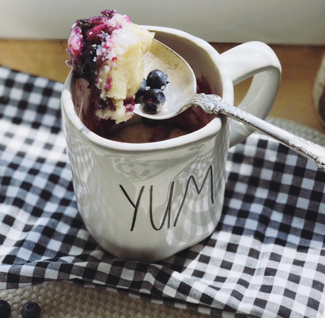 Easy 2 Minute Blueberry Muffin Mug Cake!