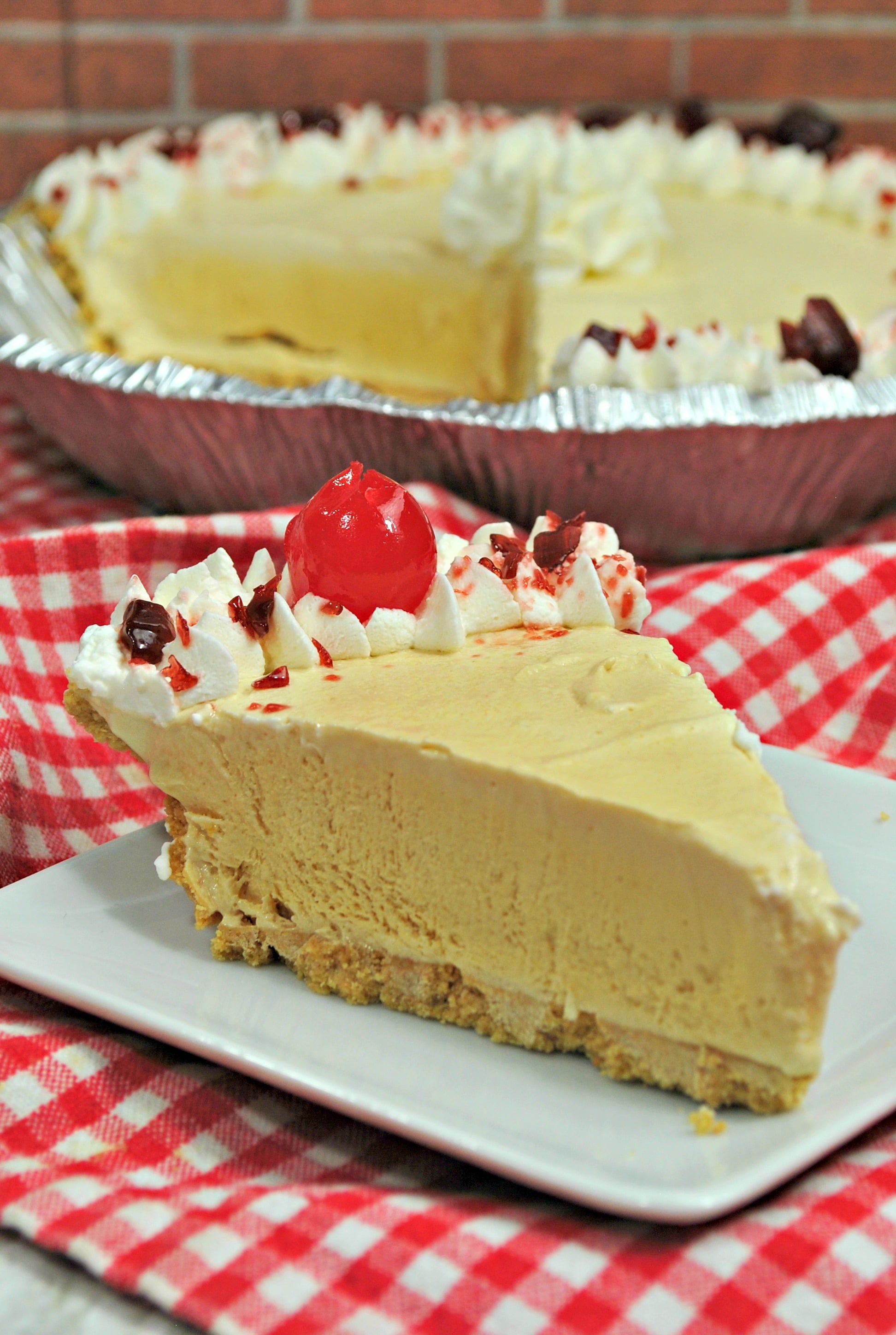 Easy Root Beer Float Pie!
