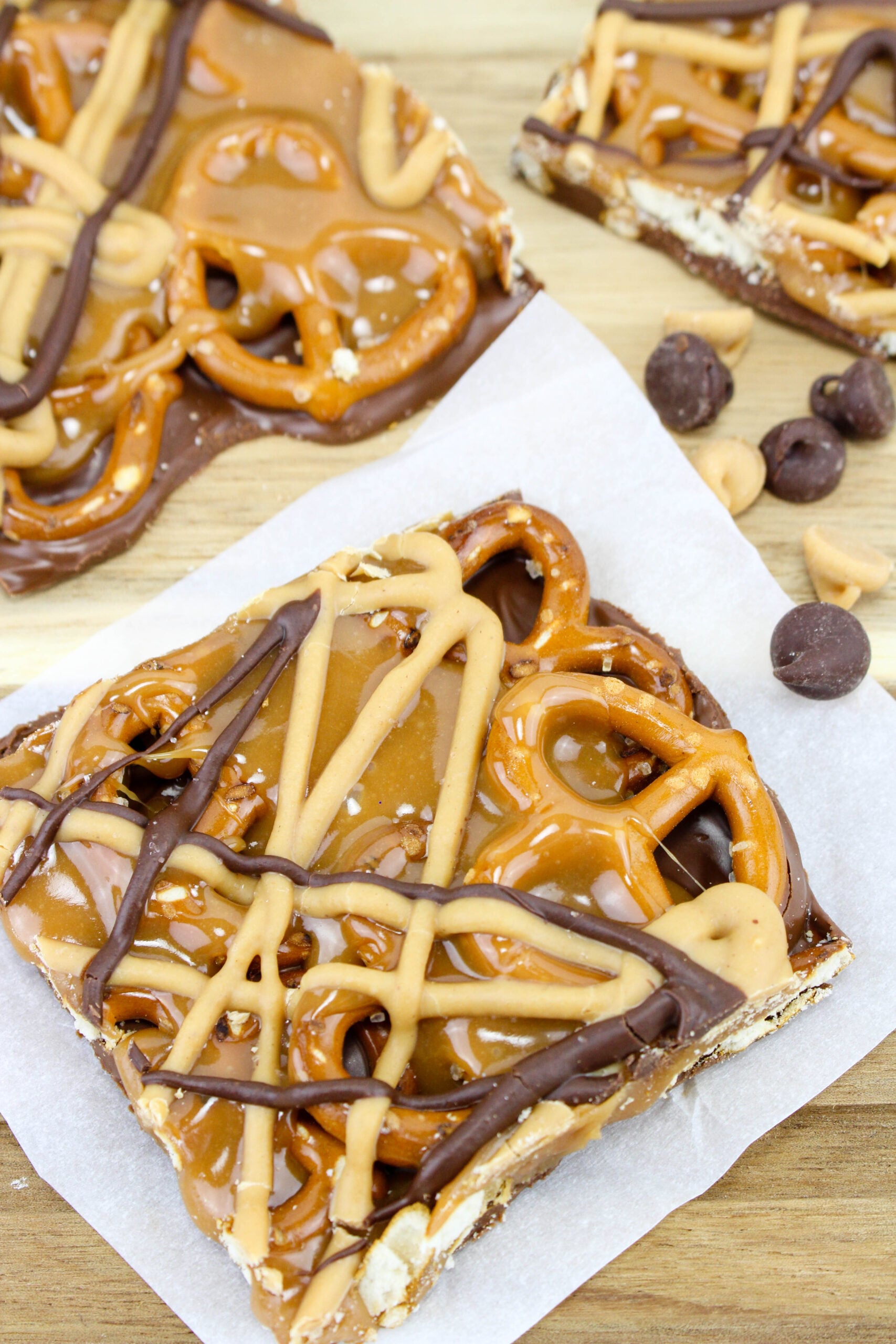 No Bake Caramel Pretzel Crack Bars