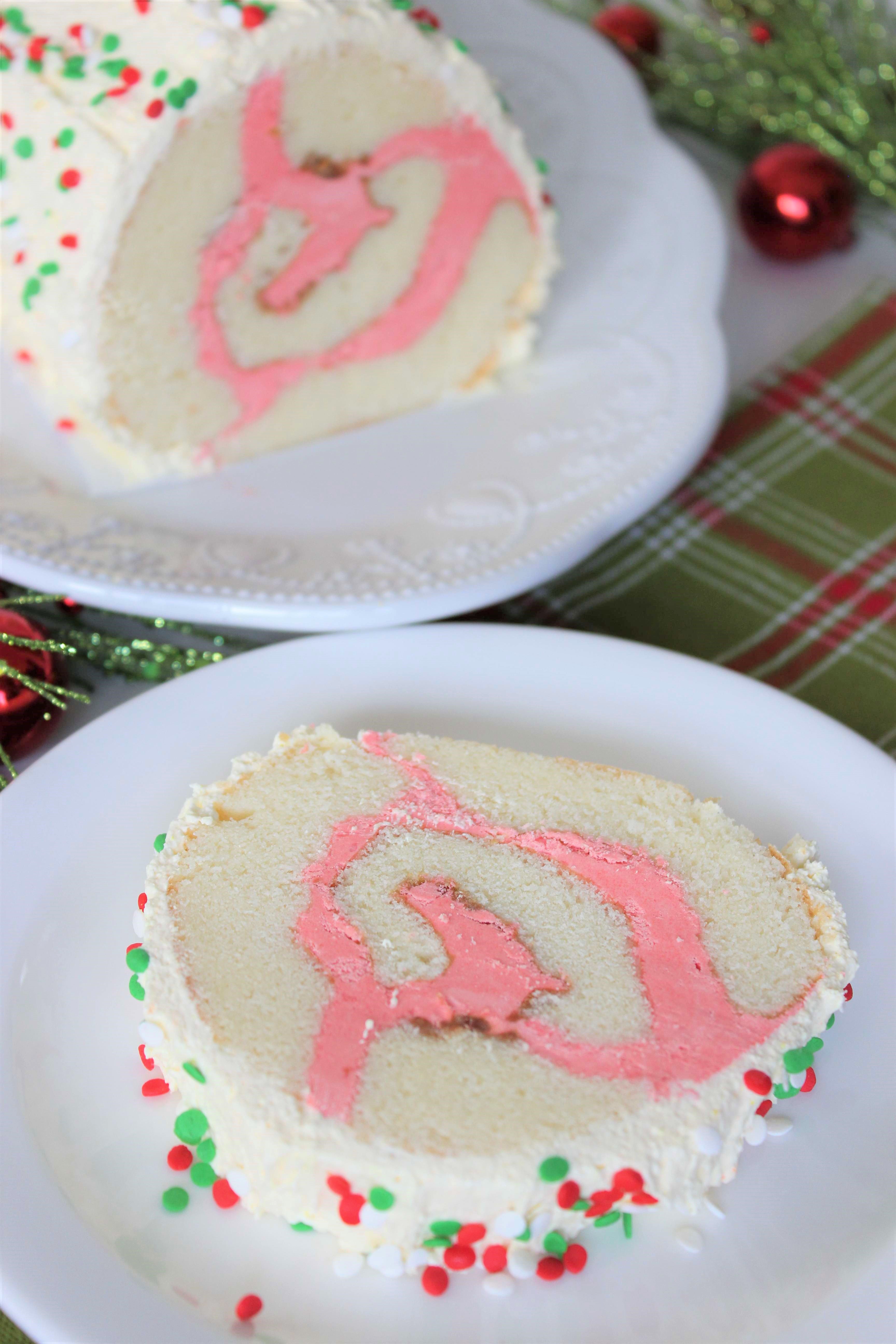 Easy Christmas Cake Roll!