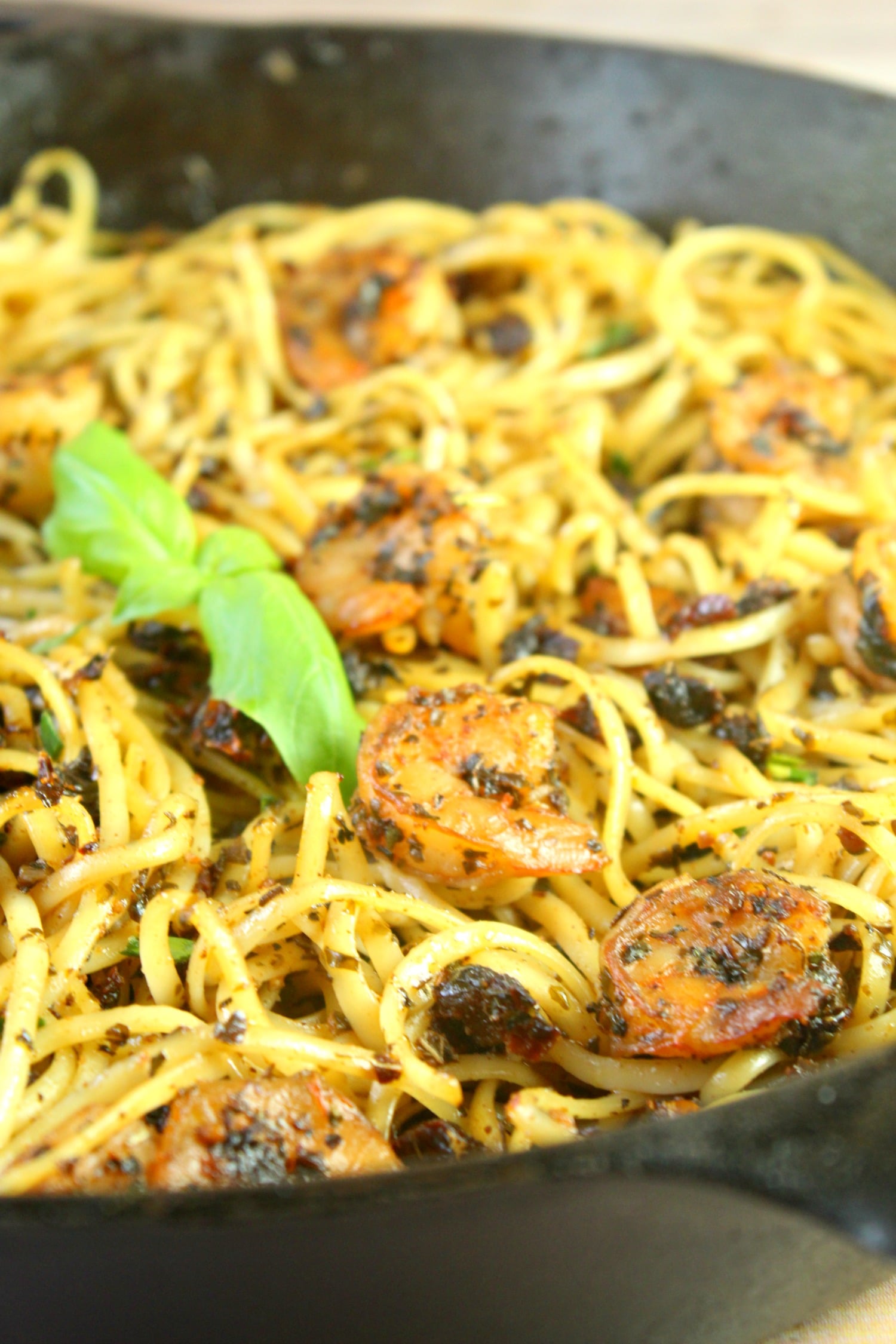 Sun-Dried Tomato Garlic Shrimp Pasta!