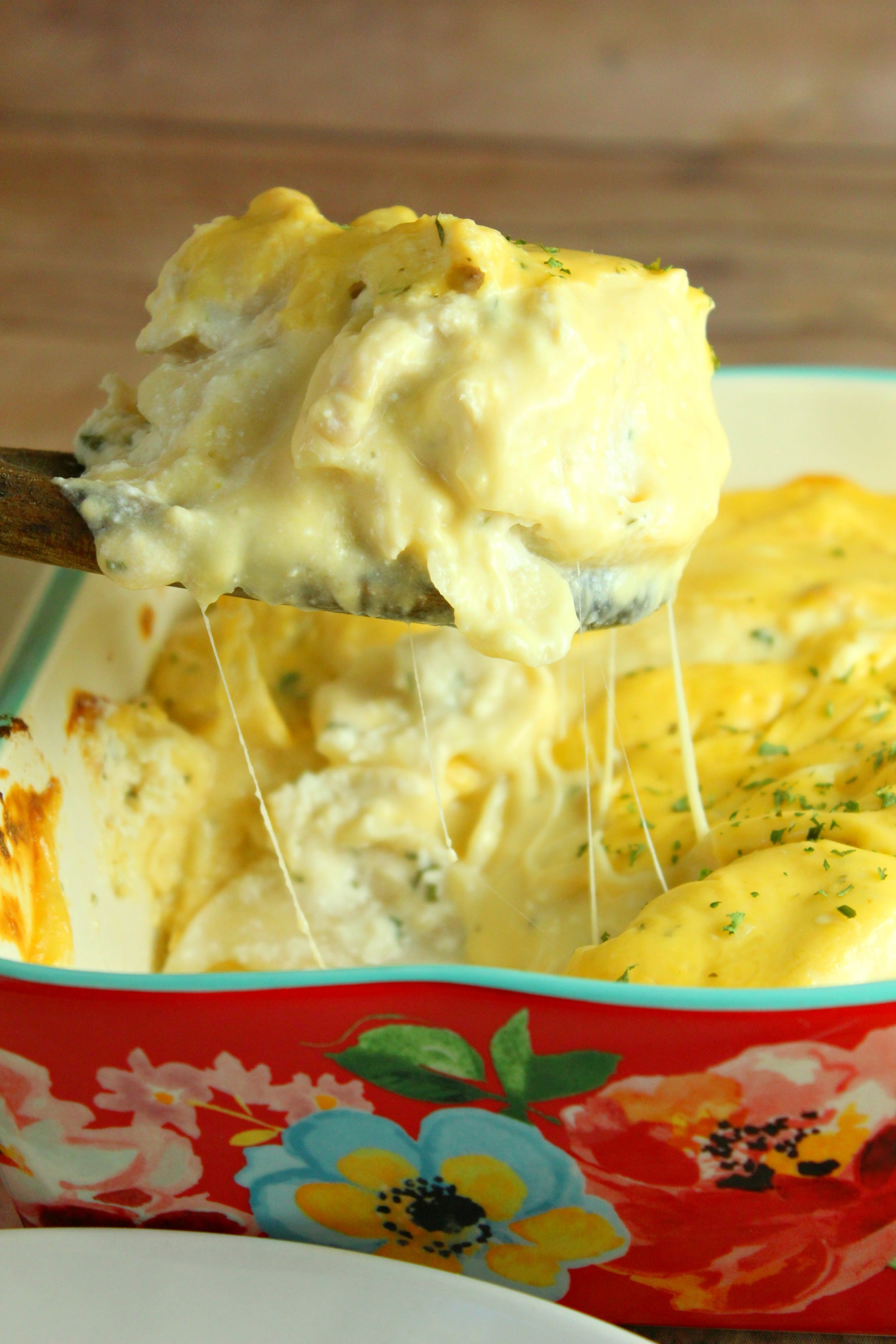 Cheesy Garlic Chicken Stuffed Shells