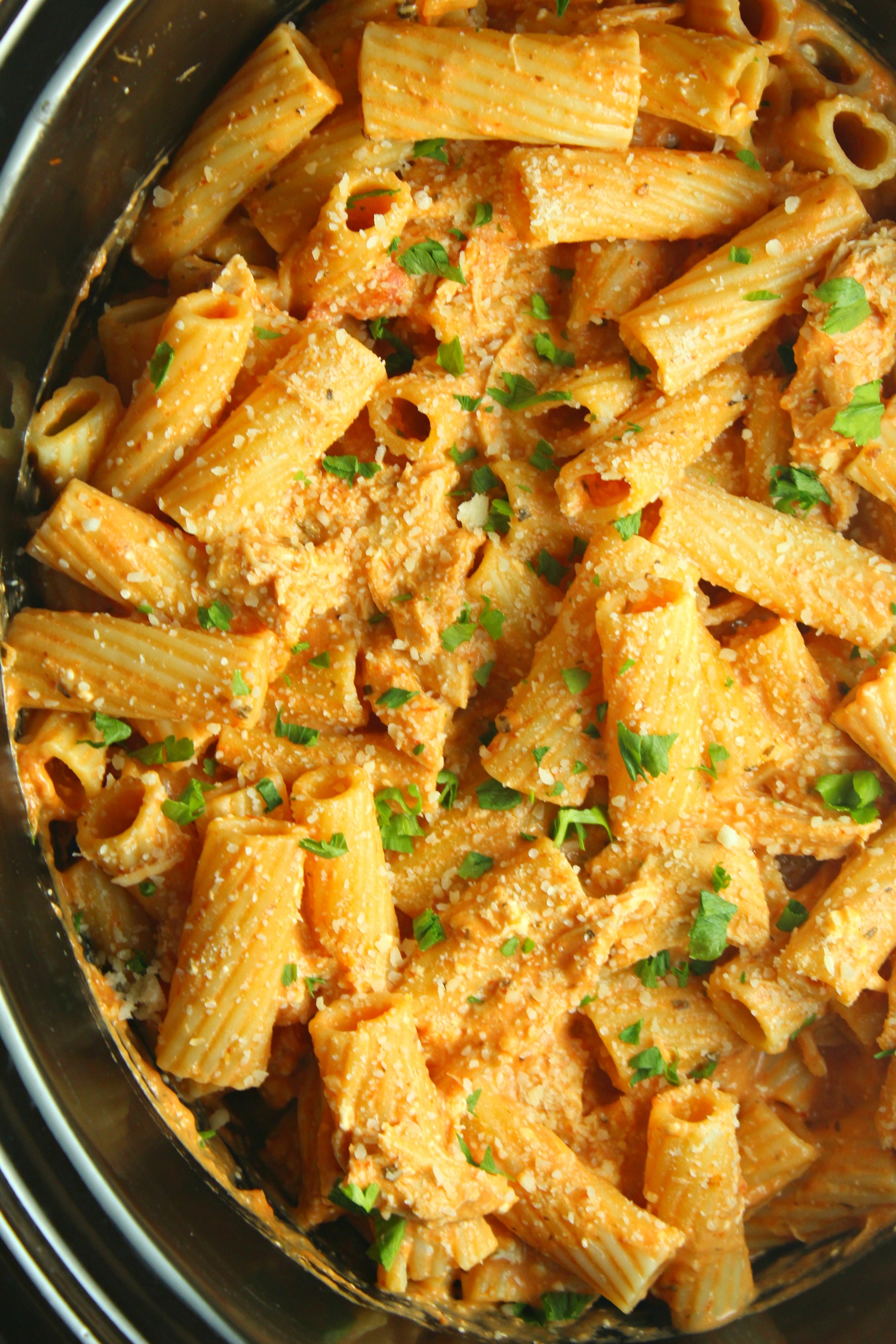 Slow Cooker Creamy Chicken Rigatoni