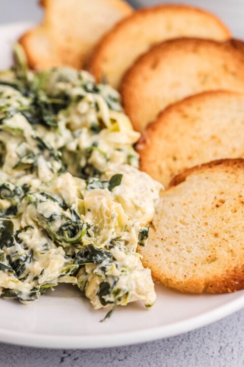 Cheesy Spinach Artichoke Dip