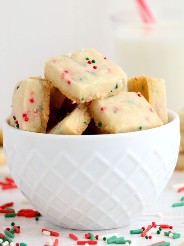 Christmas Shortbread Cookie Bites (Only 4 Ingredients!)