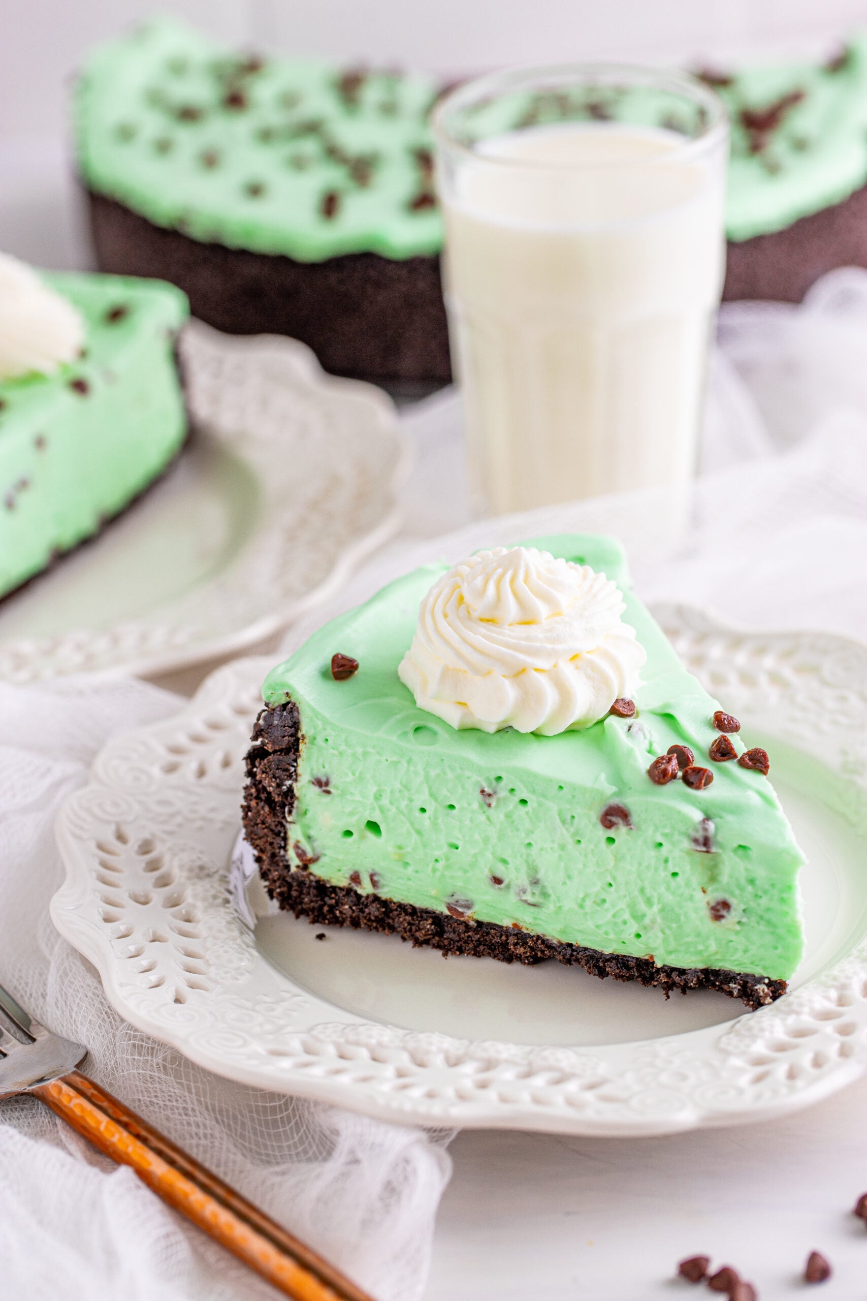 No Bake Mint Chocolate Chip Cheesecake (Grasshopper)