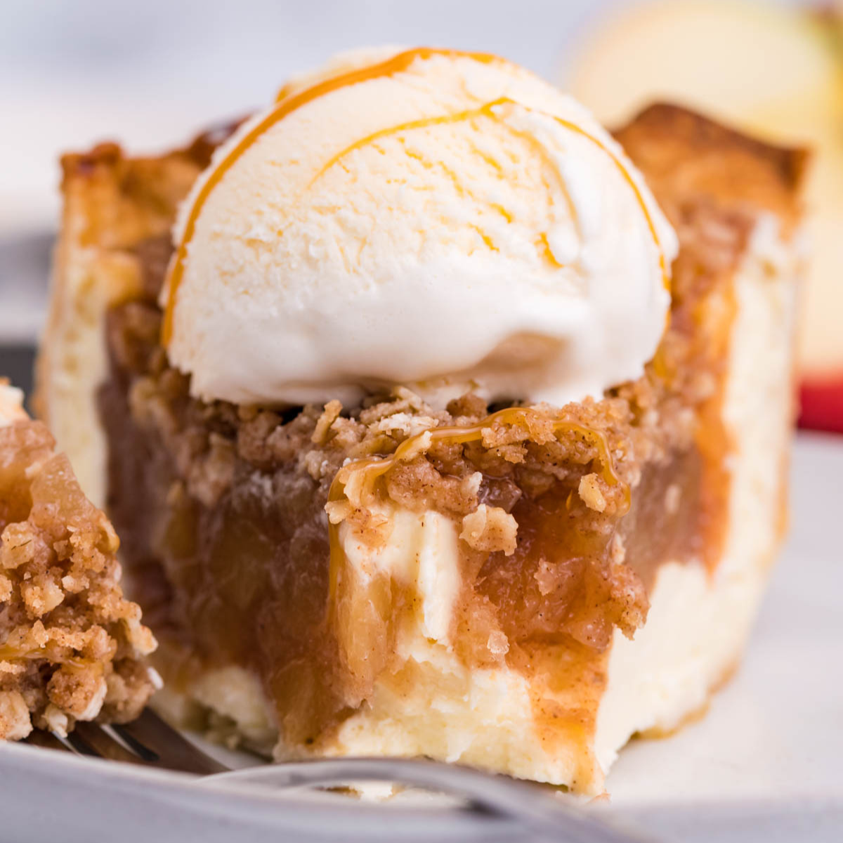 Apple Crumb Cheesecake Pie