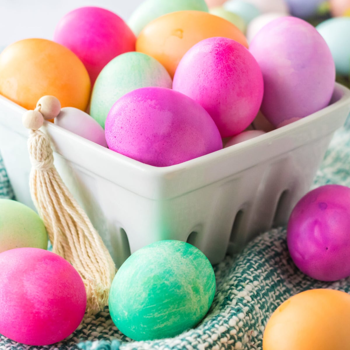Slow Cooker Dyed Easter Eggs