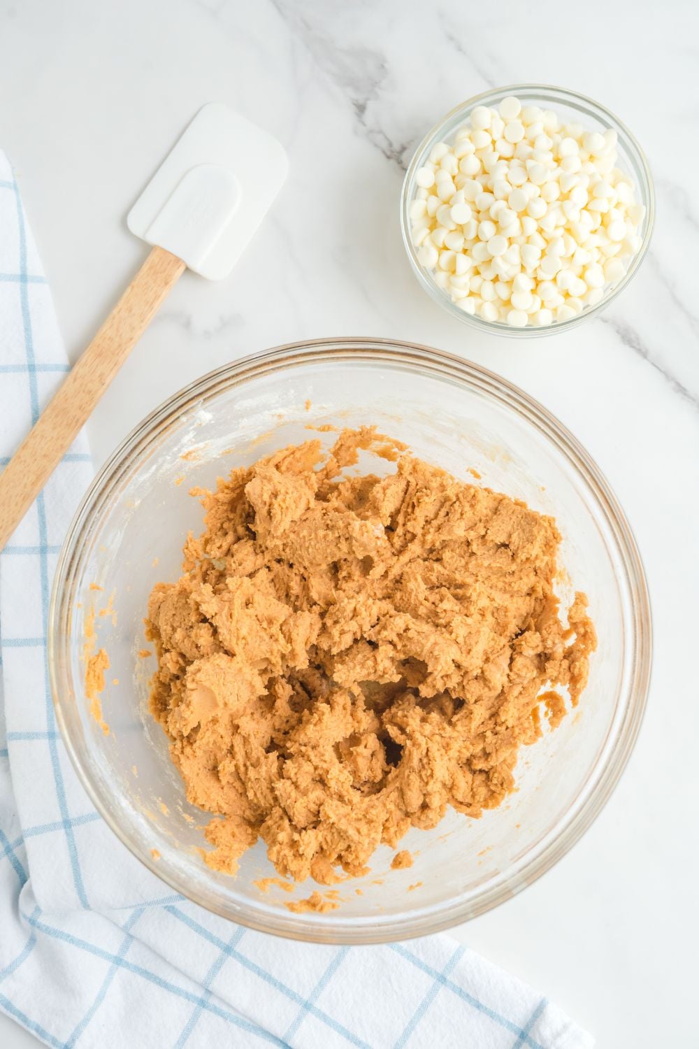 pumpkin spice cookie dough in a glass bowl