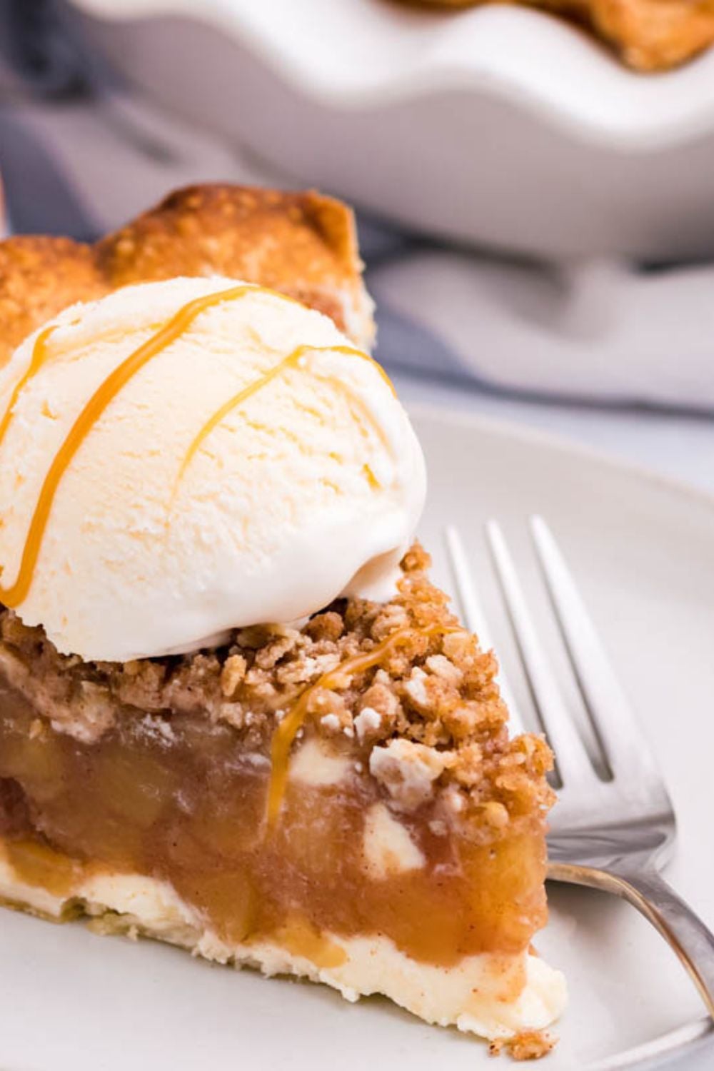 caramel apple crisp cheesecake
