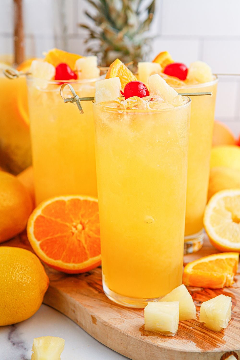 glasses of lemonade punch on table 