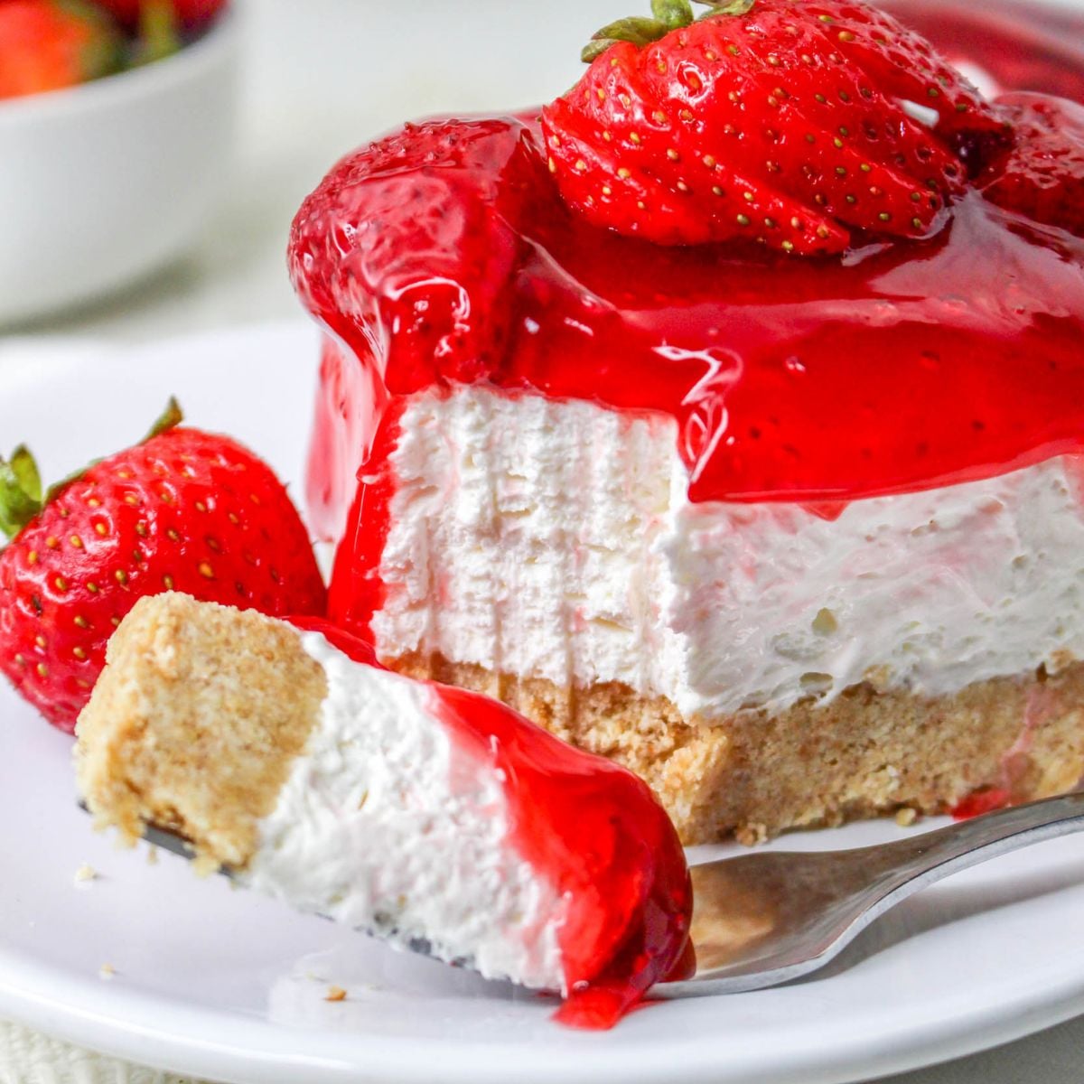 No Bake Strawberry Cheesecake Delight