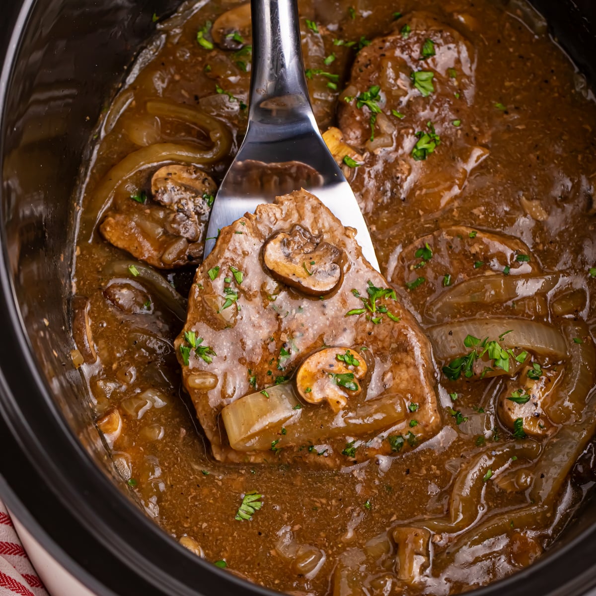 Slow Cooker Round Steak and Gravy