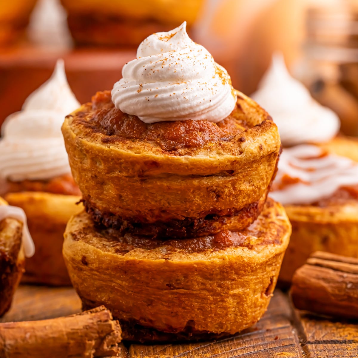 Pumpkin Pie Cinnamon Roll Cups