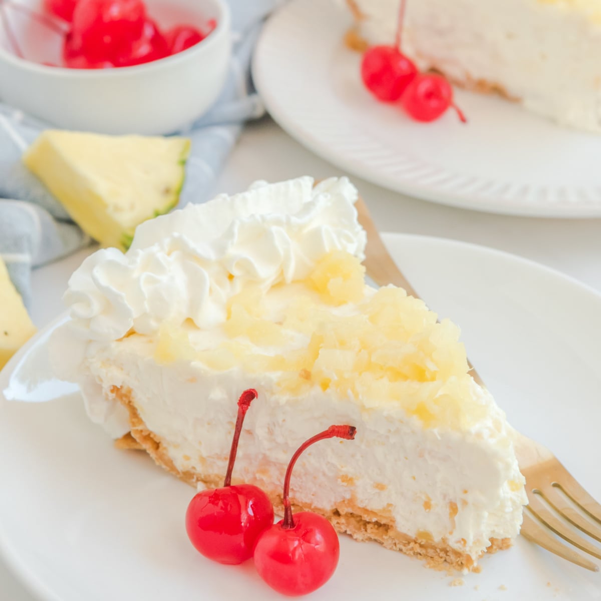 No Bake Pineapple Cheesecake Pie