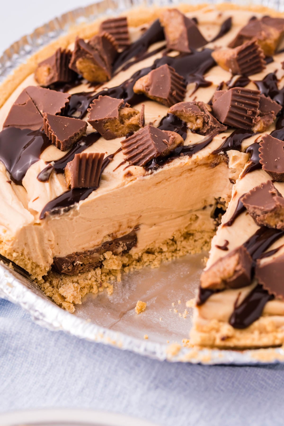 Close up of the inside layers of the no bake peanut butter cup pie.