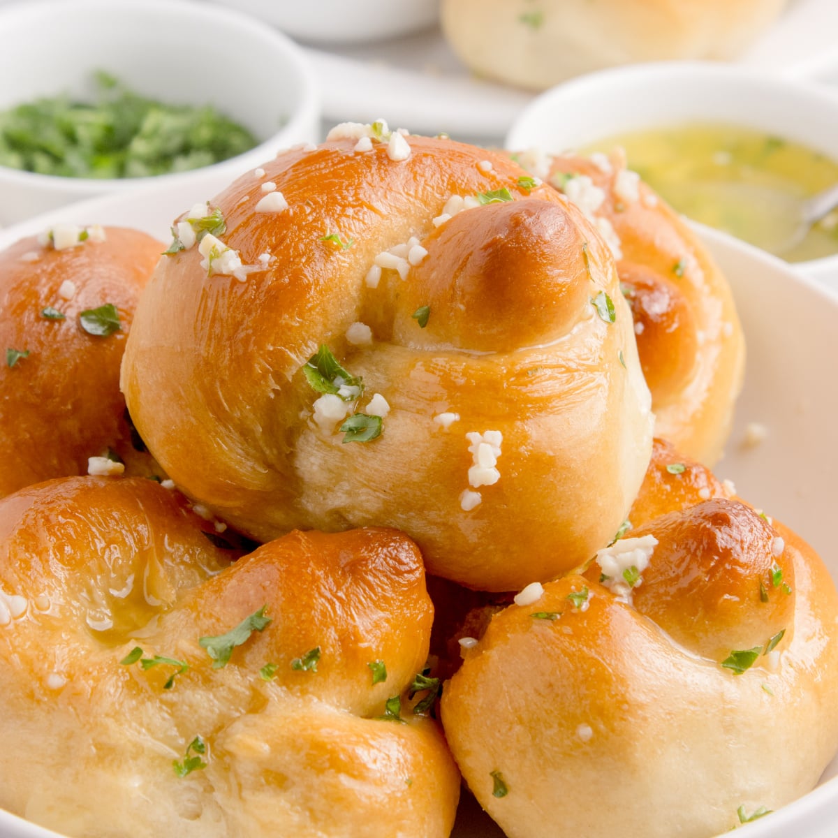 Homemade Garlic Knots (Soft & Buttery)