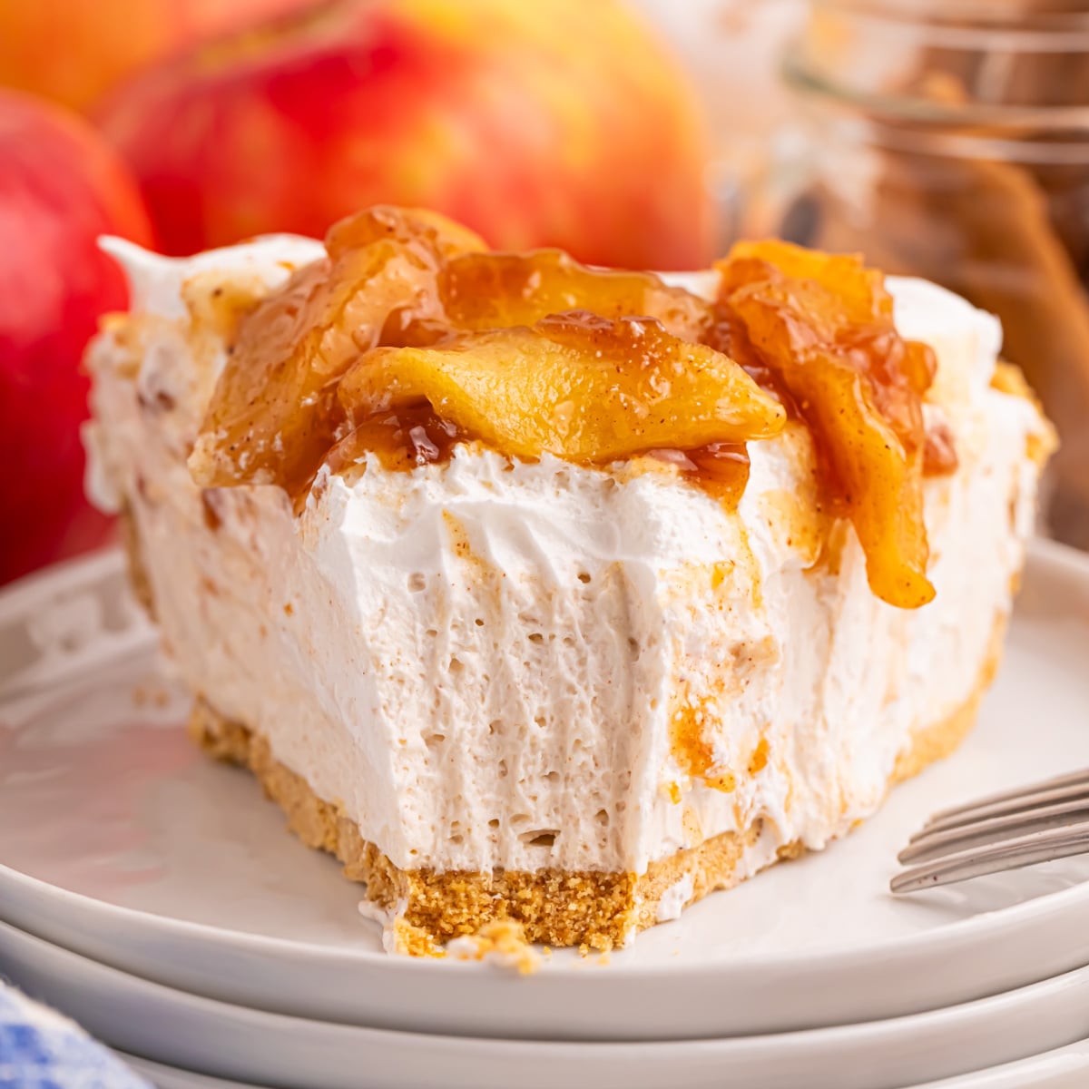 Creamy No Bake Apple Cheesecake Pie