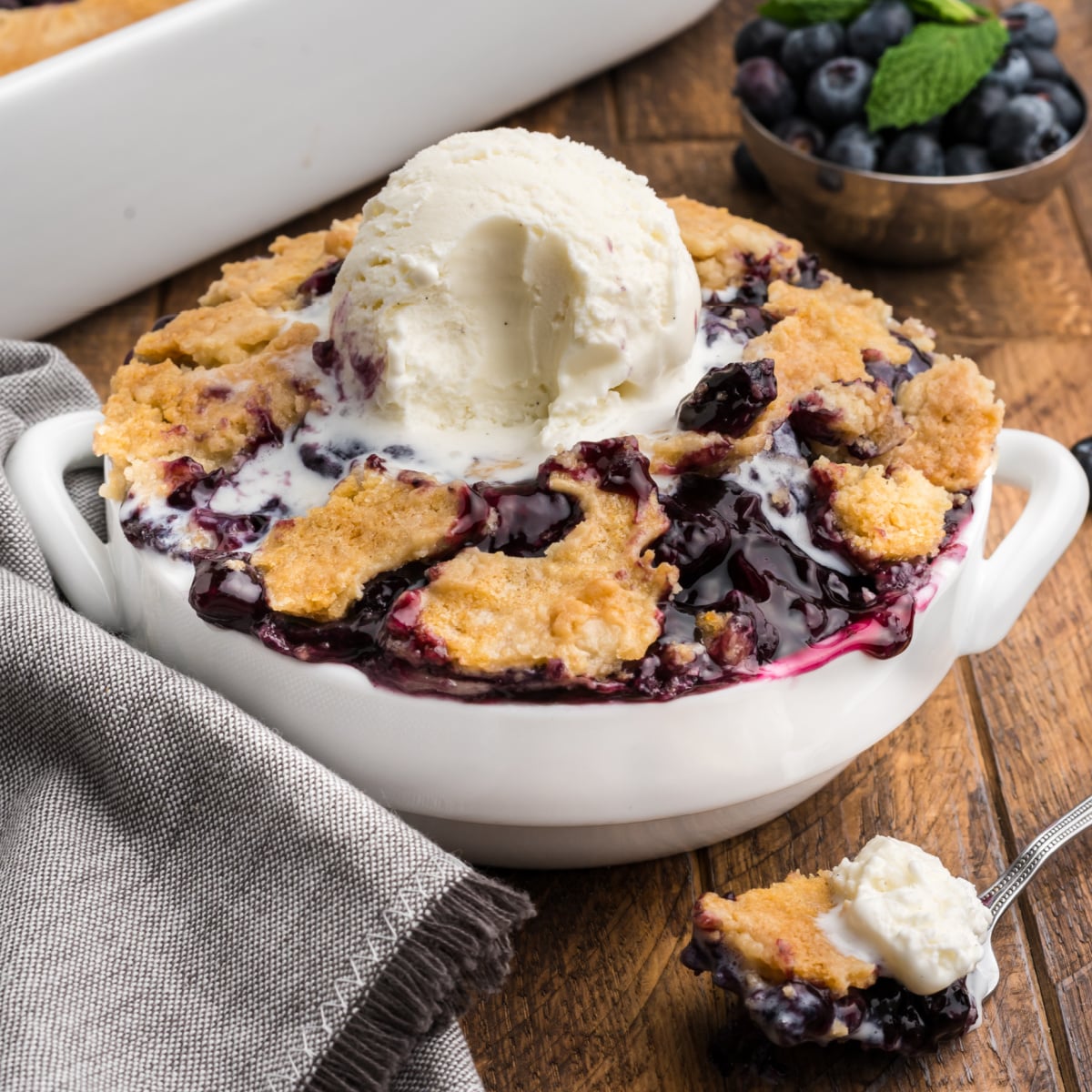 Easy Blueberry Dump Cake (Only 3 Ingredients!)