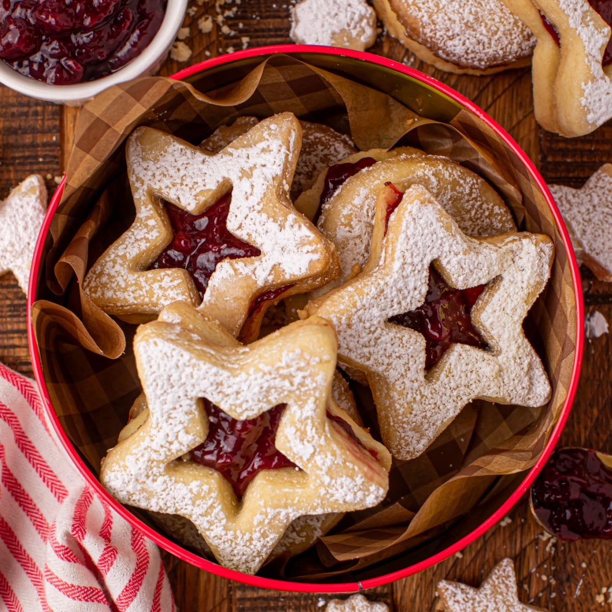 Easy Linzer Cookies with Jam Filling (Only 5 Ingredients!)