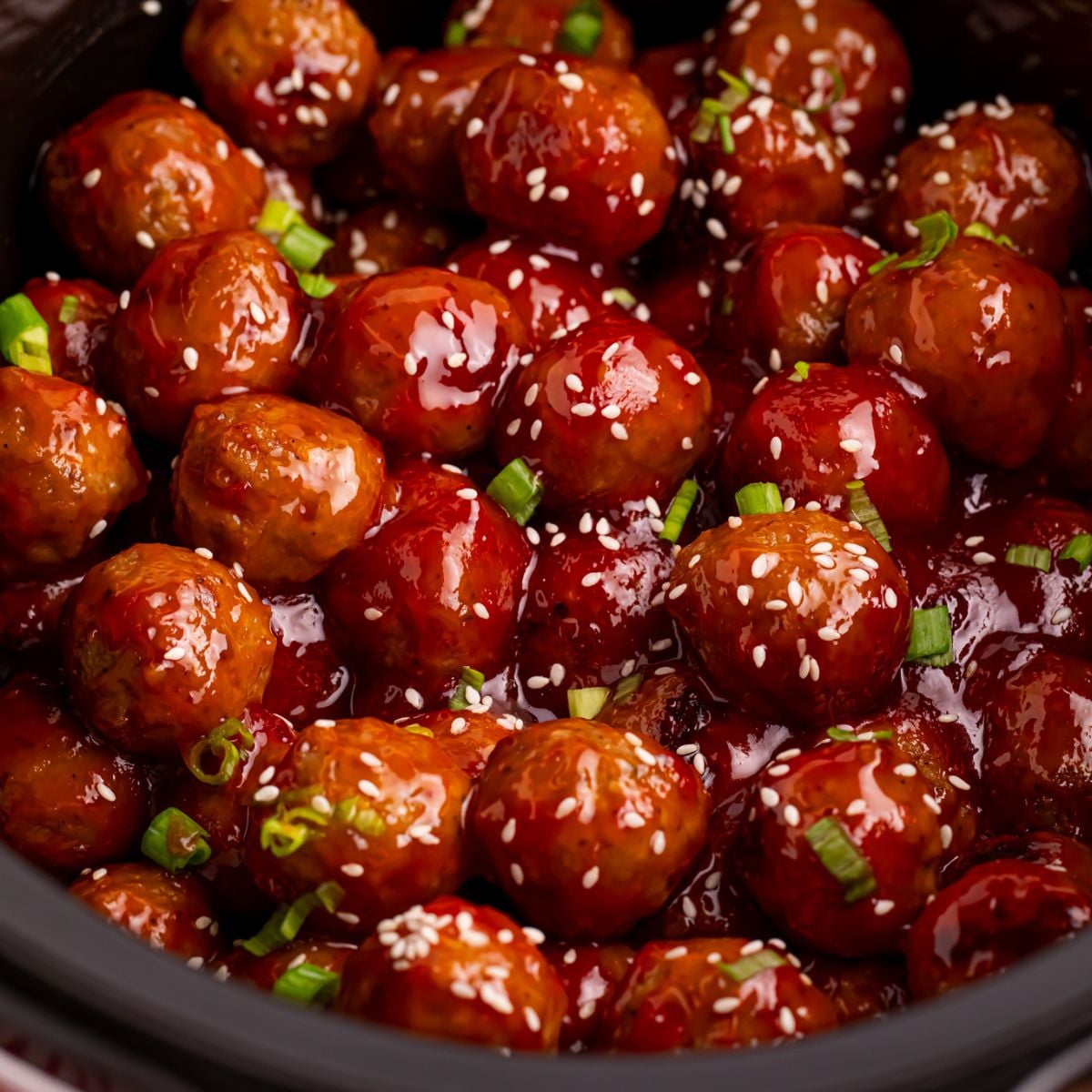 Crockpot Sweet Chili Meatballs (Easy 5-Ingredient Party Appetizer)
