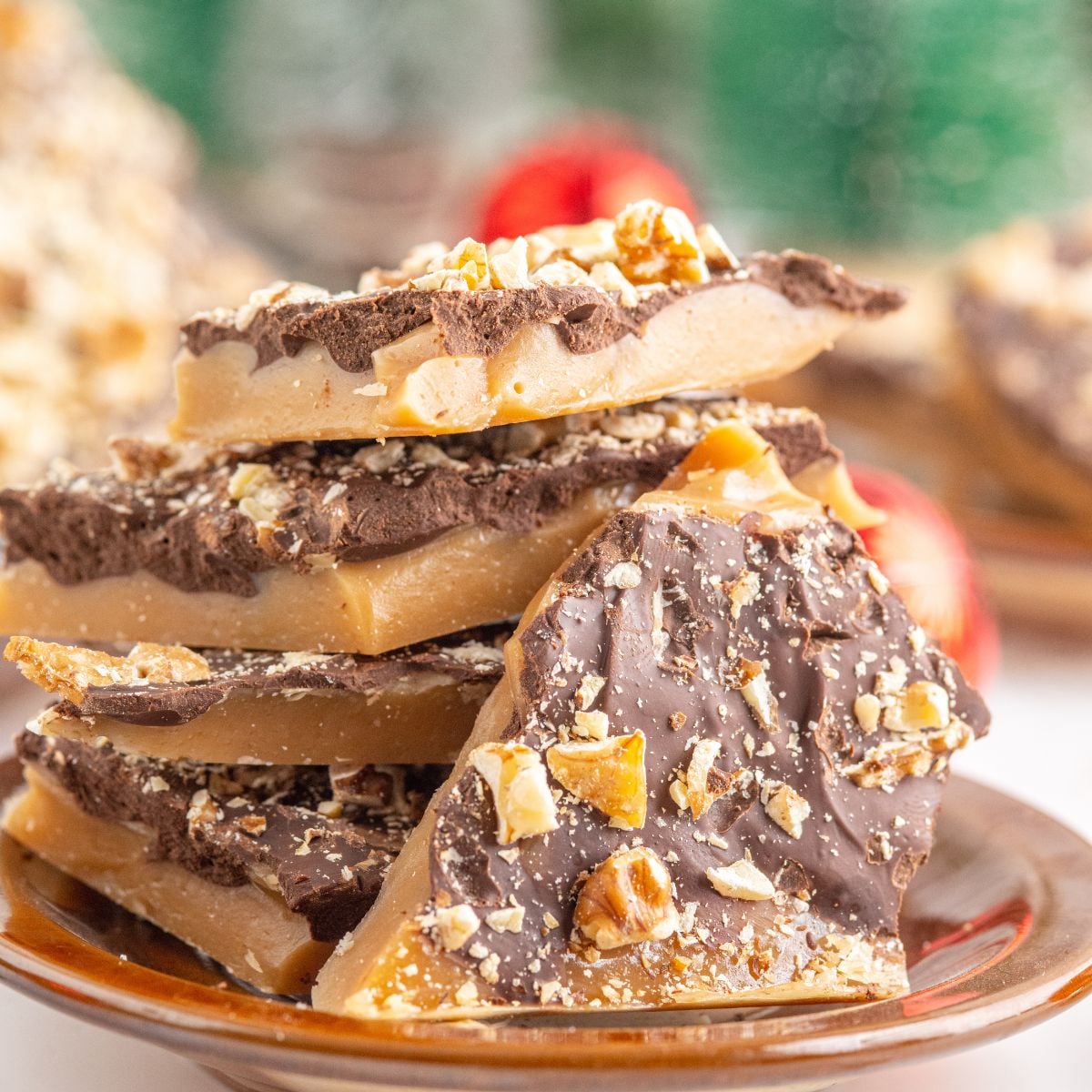 English Toffee (Best Old-Fashioned Homemade Toffee Recipe for Christmas)