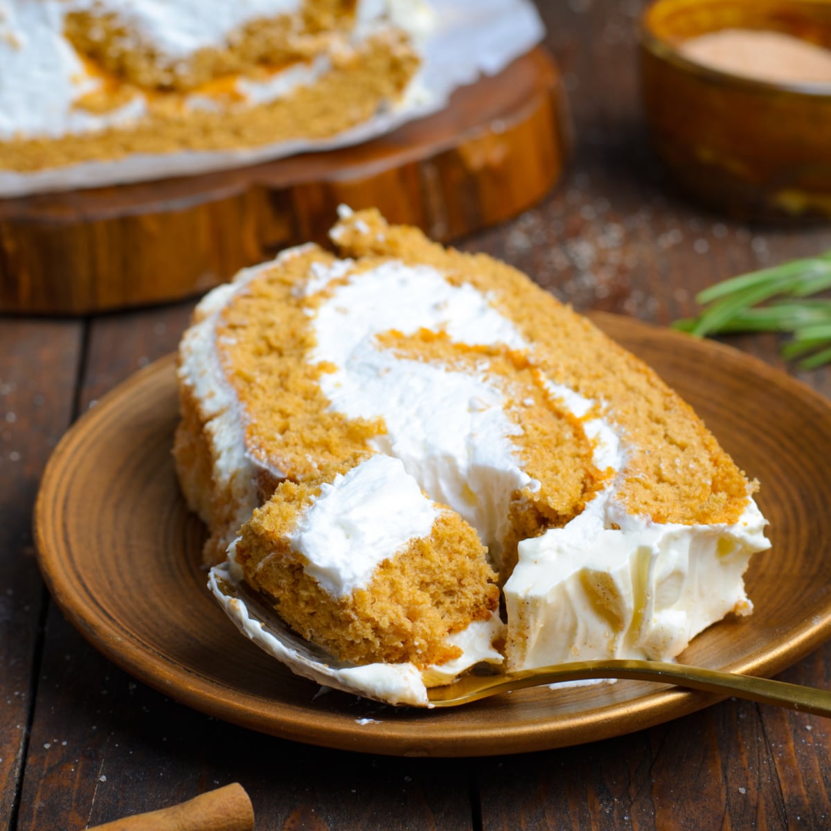 Gingerbread Cake Roll (Easy Yule Log Christmas Dessert)