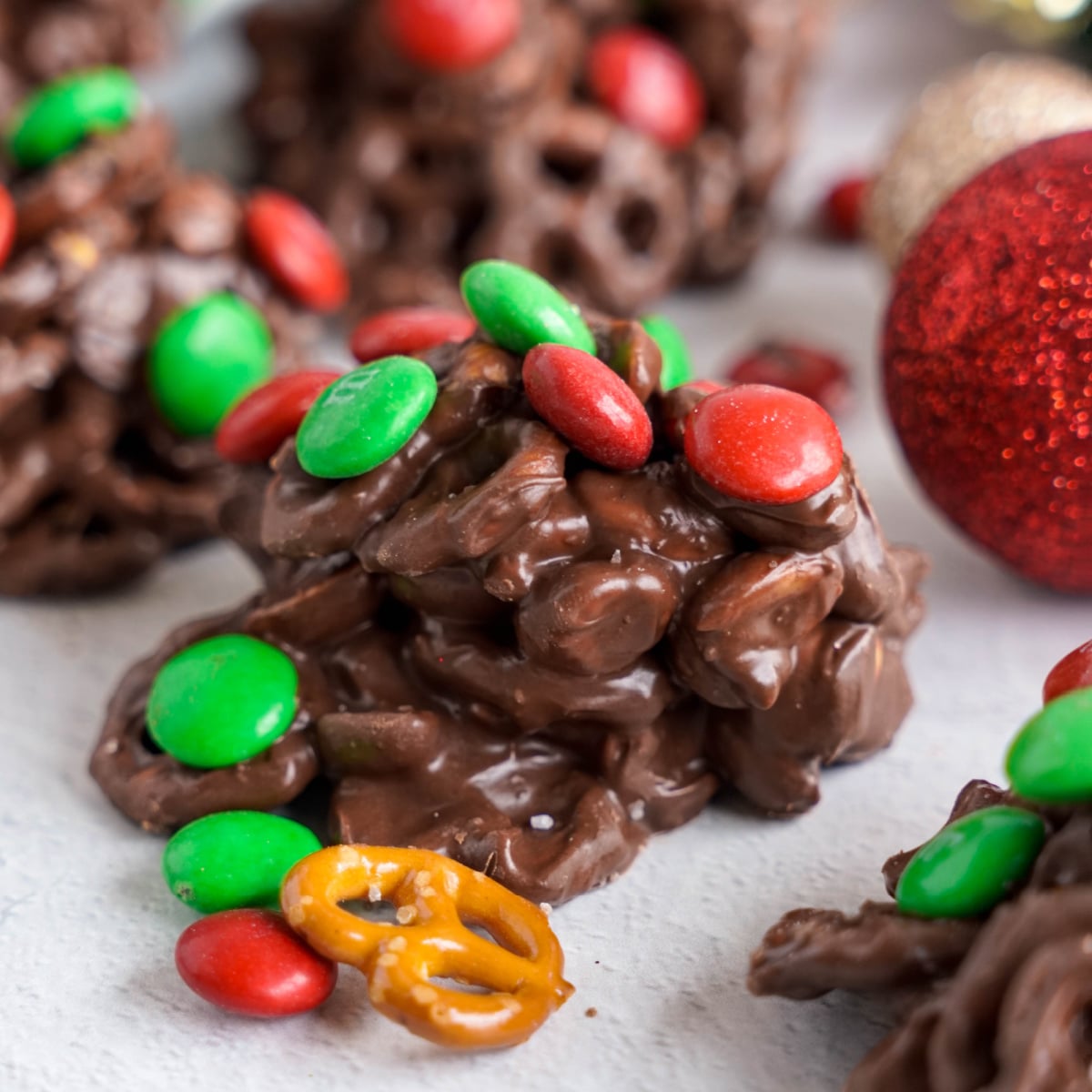 Crockpot Chocolate Pretzel Christmas Candy (4 Ingredients + No Baking!)