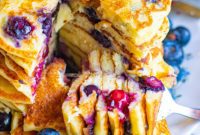 Creamy Blueberry Cheesecake Pancakes