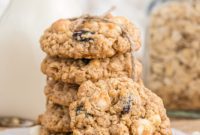 Chewy Oatmeal Raisin Cookies