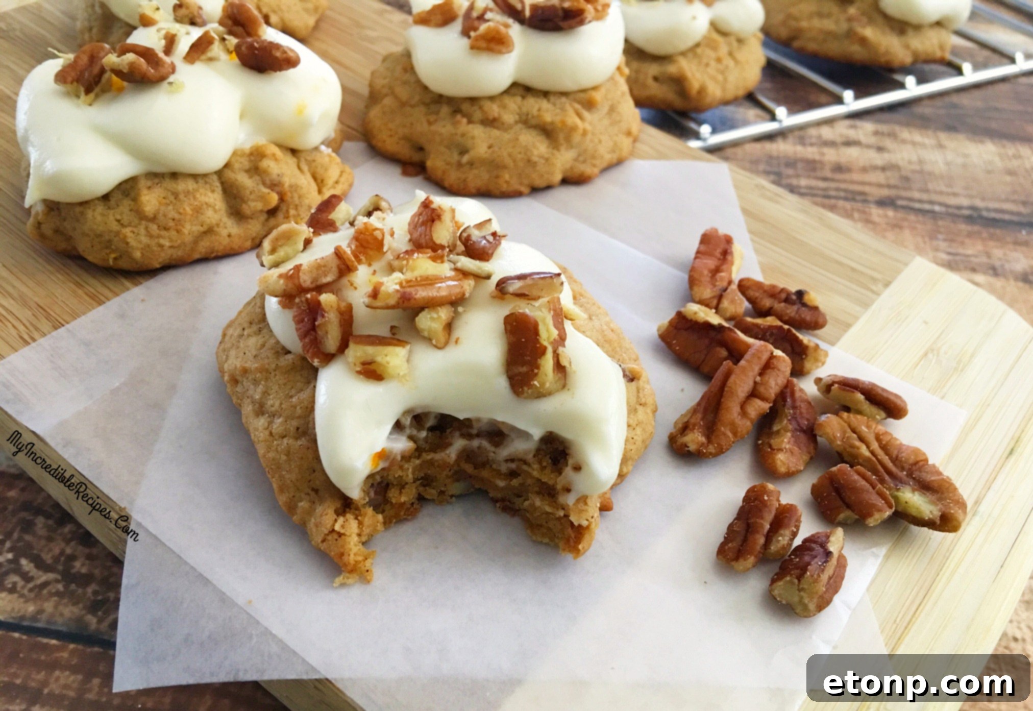 carrot cake cookie with frosting