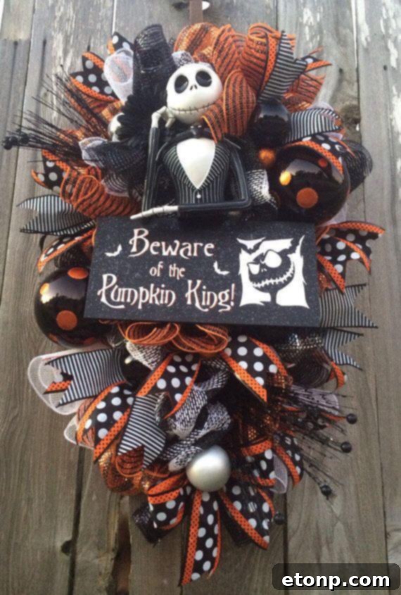 Beautiful Fall entryway decor to welcome guests