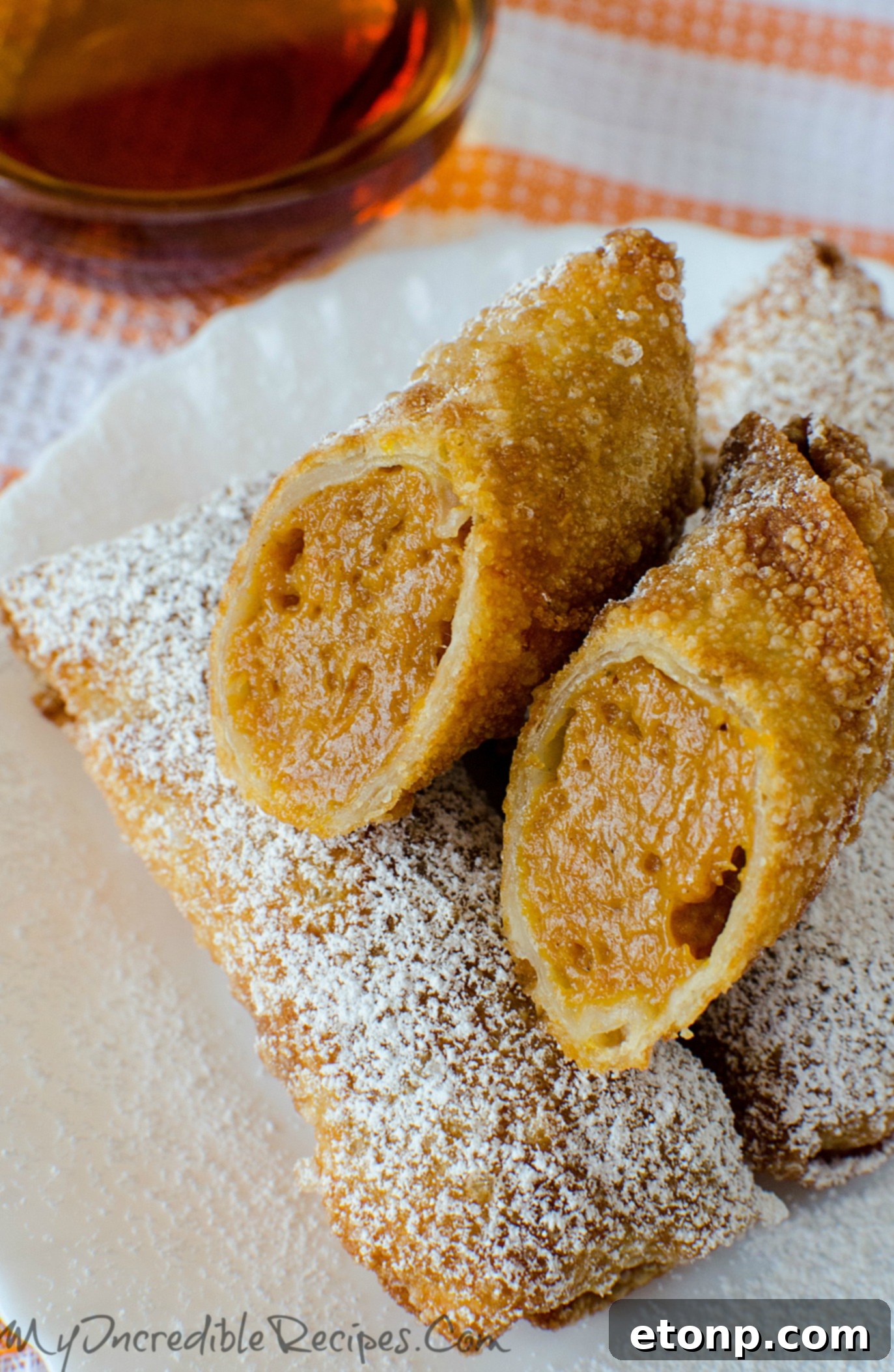 Sweet Pumpkin Pie Egg Rolls 12 Pumpkin Pie Egg Rolls with maple syrup dip