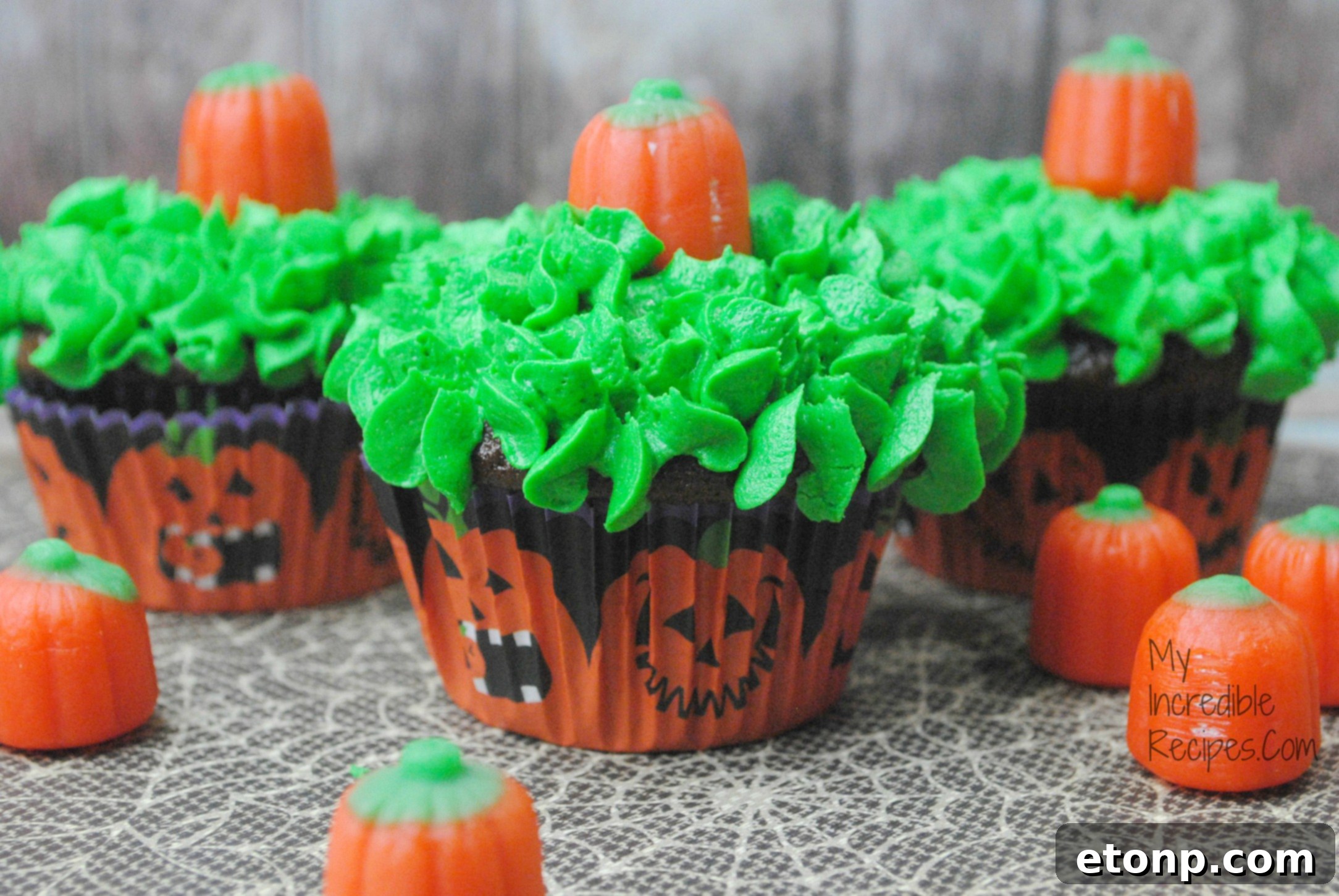 pumpkin patch cupcakes for fall