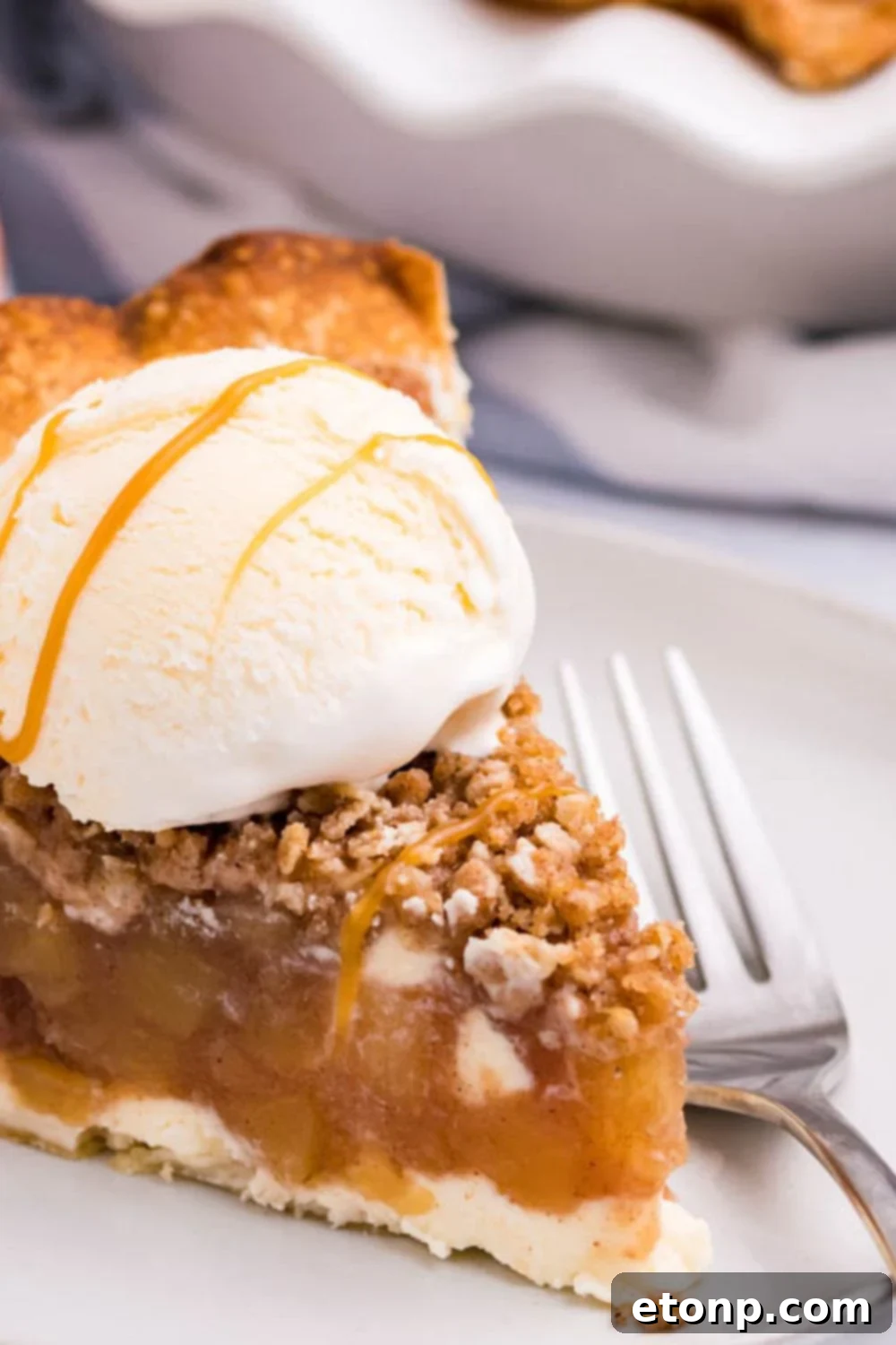 caramel apple crisp cheesecake