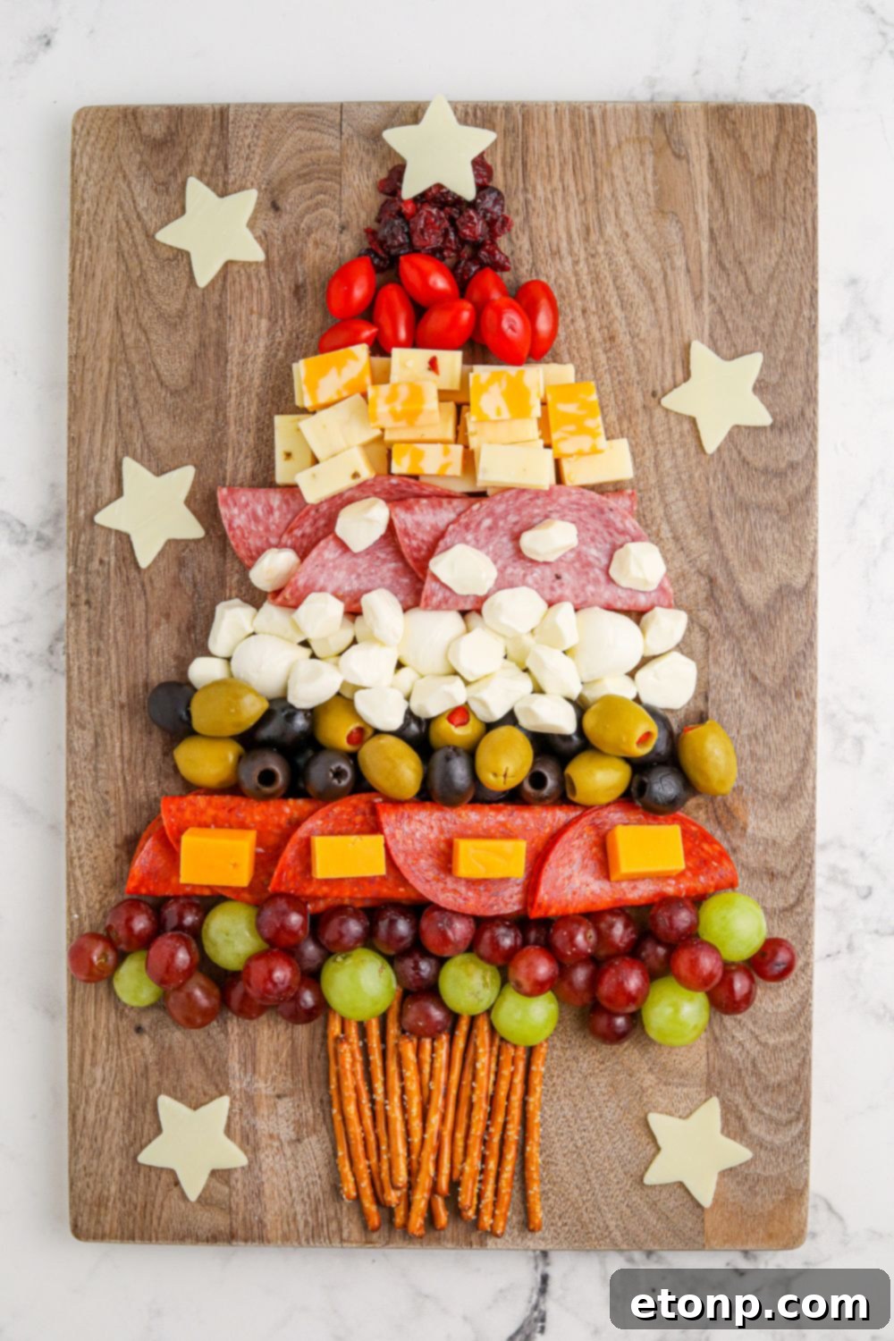 Demonstration of how to assemble a charcuterie board