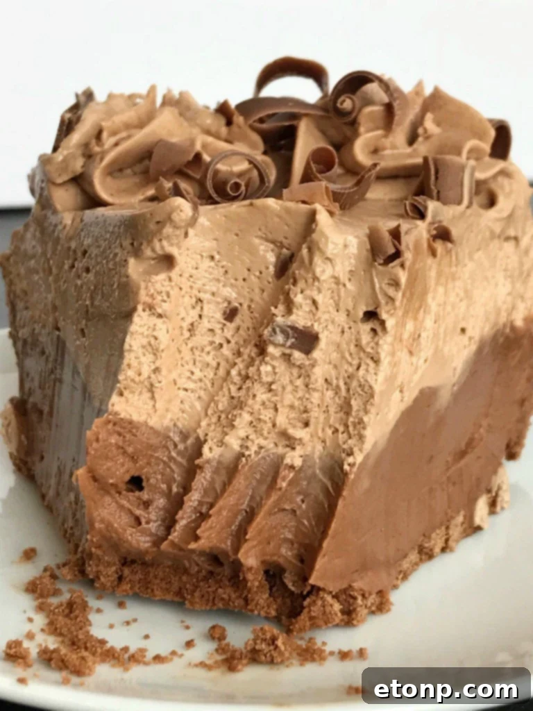 Rich No-Bake Chocolate Cheesecake Cream Pie