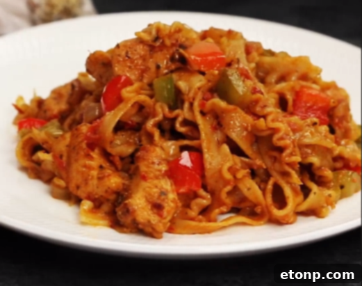 Delicious chicken fajita pasta in a skillet, ready to serve