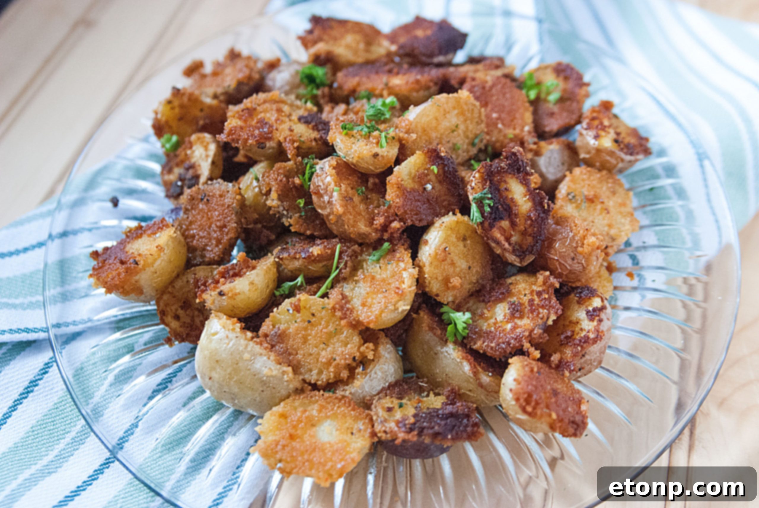 Perfectly baked crispy garlic parmesan potatoes