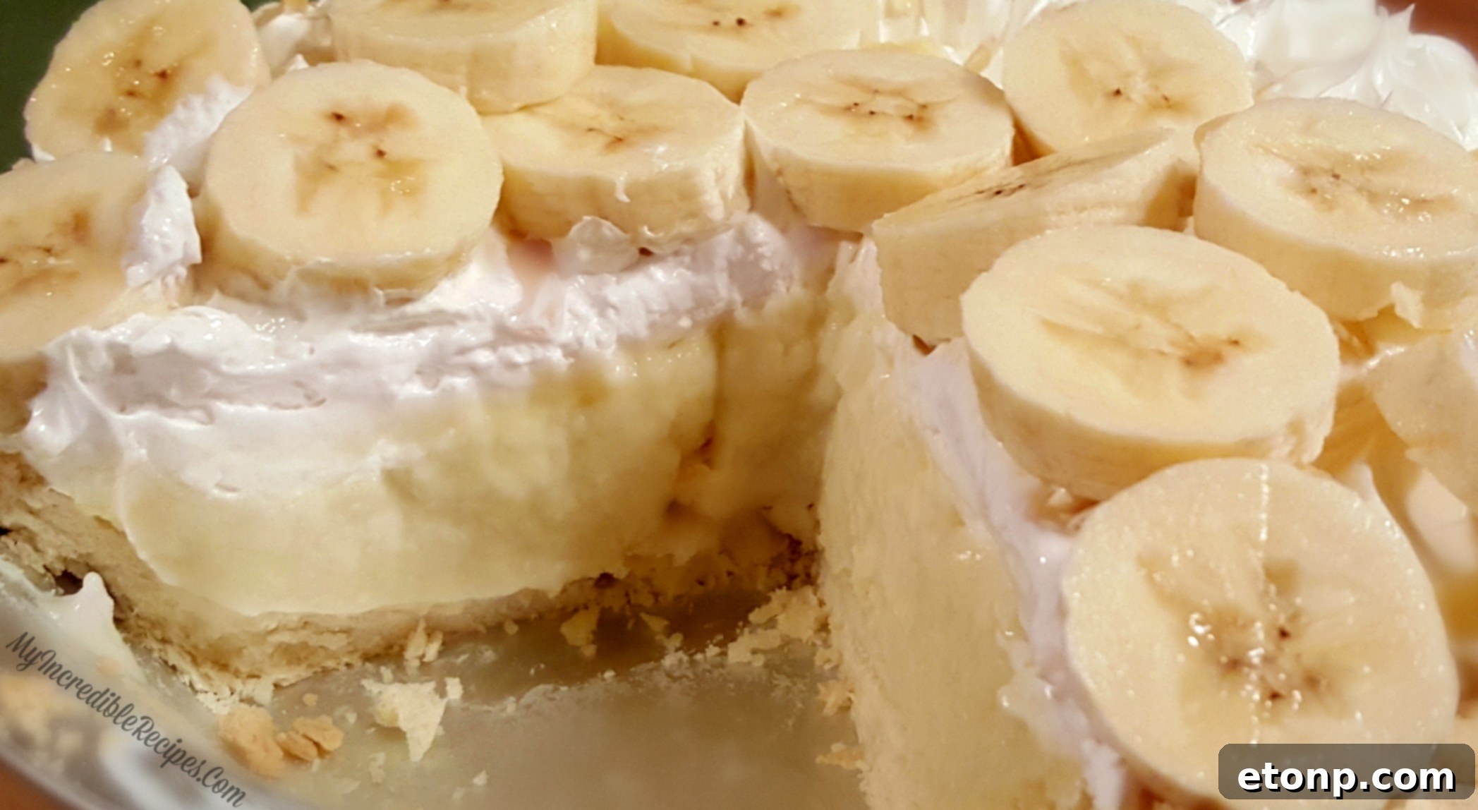 Classic Banana Cream Pie 4 Sliced ripe bananas, essential for the pie